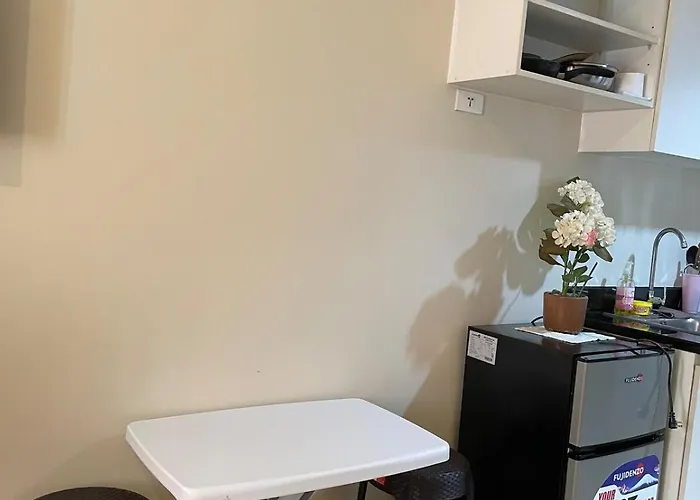La Maria - Cozy Queen Size Bed With Sofa Bed, Across Sm Apartment Cebu