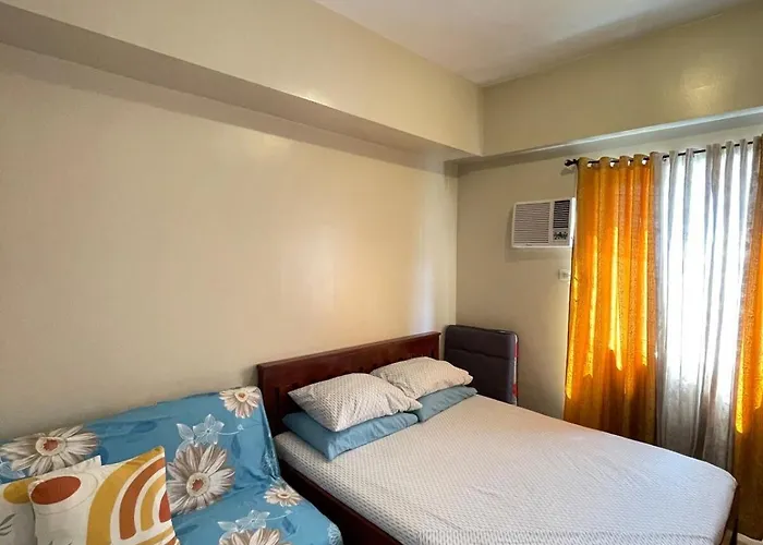 Apartment La Maria - Cozy Queen Size Bed With Sofa Bed, Across Sm Cebu